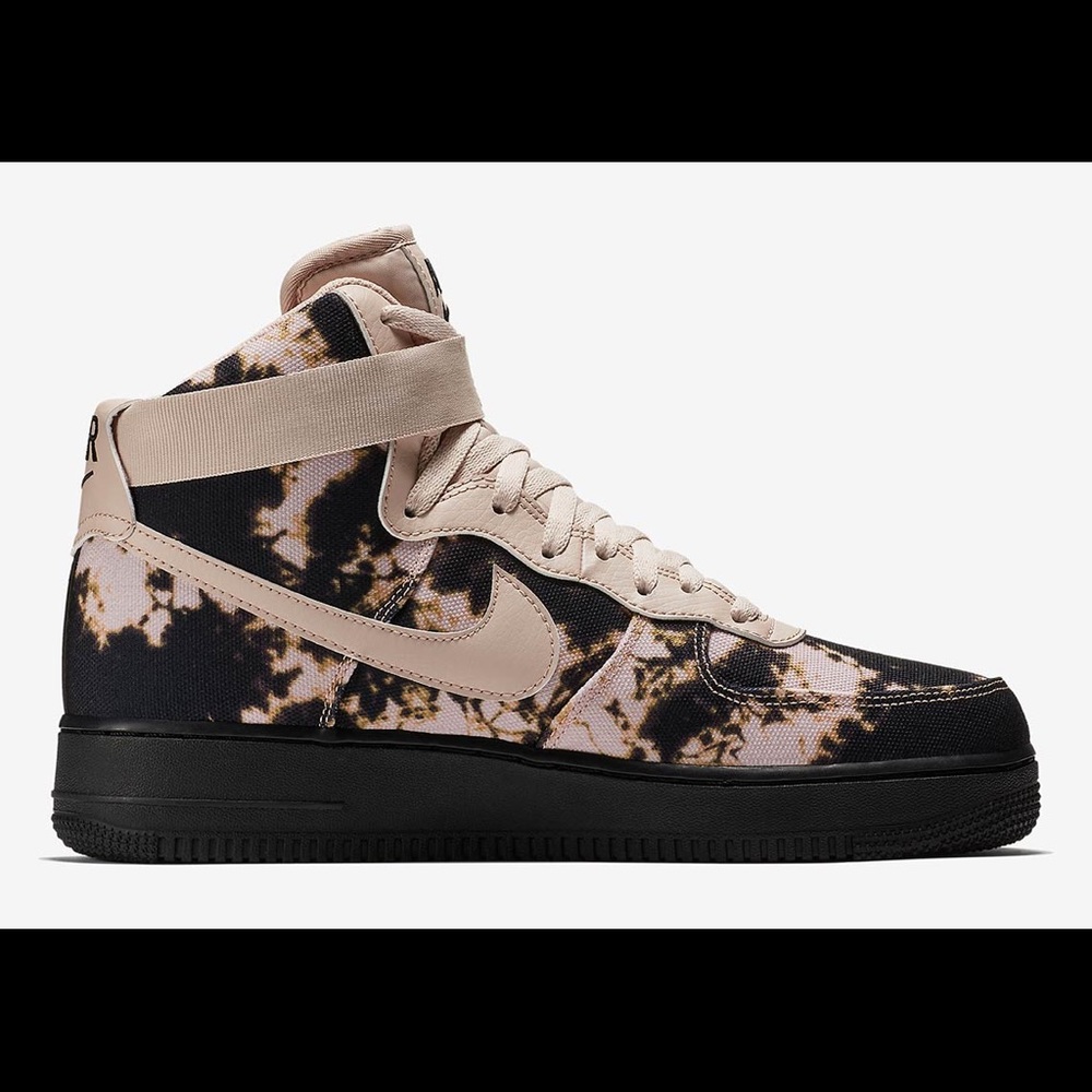 Nike “Acid Wash” Air Force size 9